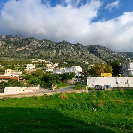 ヴィラ Semiramis With Pool *