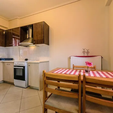 Semiramis With Pool * カラマタ