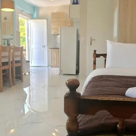 ヴィラ Semiramis With Pool カラマタ