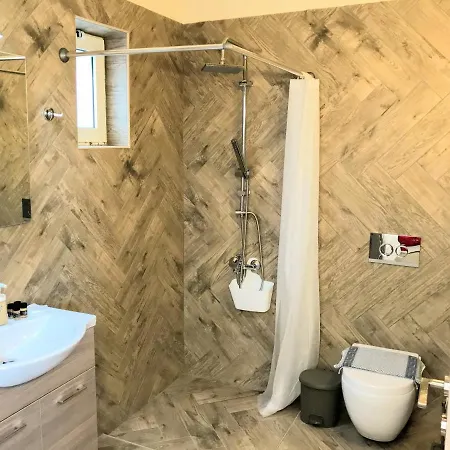 ヴィラ Semiramis With Pool *