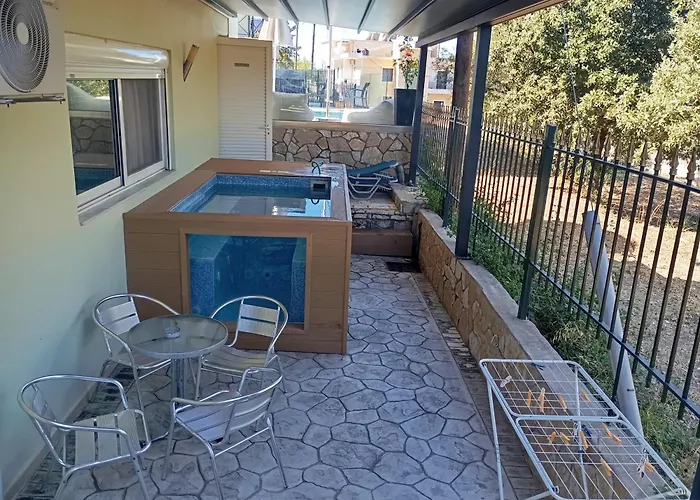 Semiramis With Pool * Kalamata