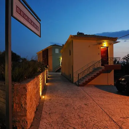 Vila Semiramis With Pool Kalamata