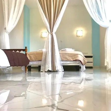 Semiramis With Pool Vila *