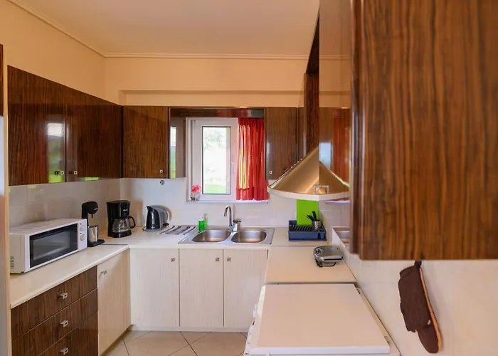 Semiramis With Pool * كالاماتا