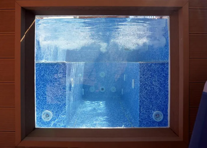 Semiramis With Pool فيلة كالاماتا