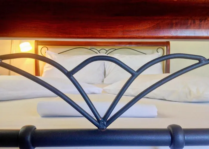 Semiramis With Pool فيلة