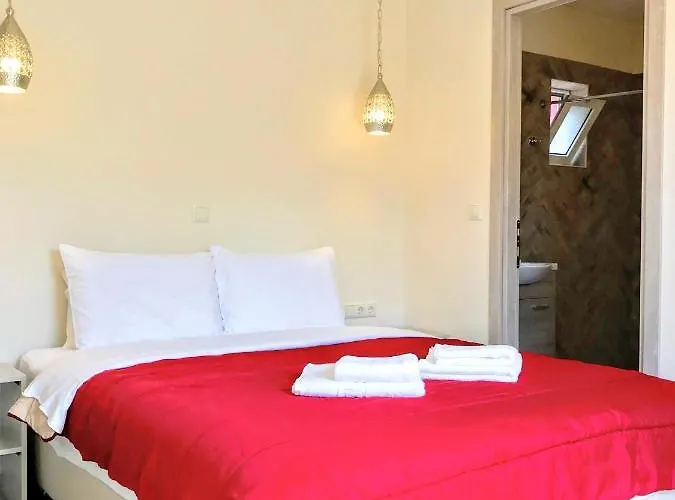 Semiramis With Pool كالاماتا